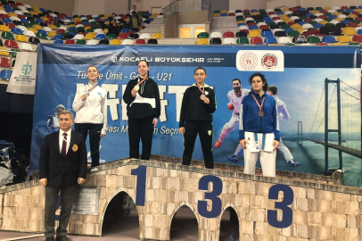 Manisalı karateciler Kocaeli'den madalyayla döndü