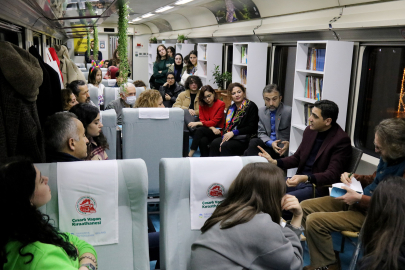 Yazar Demirel 'Babamın Trenleri'ni 'Vagon'da anlattı