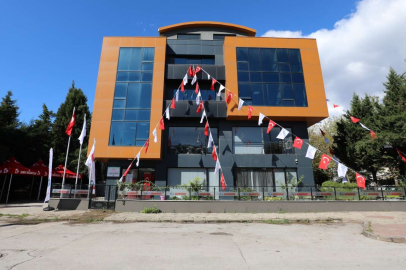 İzmit'te gençlerin 'umut kapısı' oldu