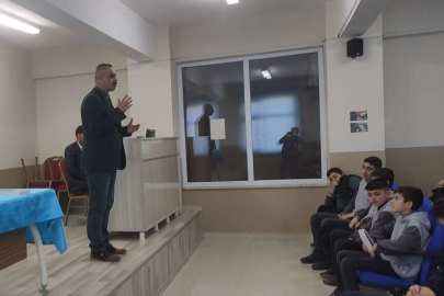 Bitlis Tatvan’da 'başarıda arkadaş seçimi' konferansı