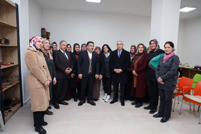 Kayseri Talas'ta deri çanta mesaisi