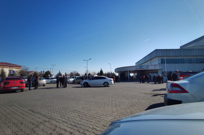 Bingöl'de araç şarampole yuvarlandı