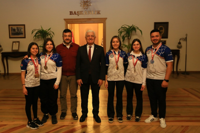 Muğlalı milli okçulardan Başkan Gürün'e ziyaret