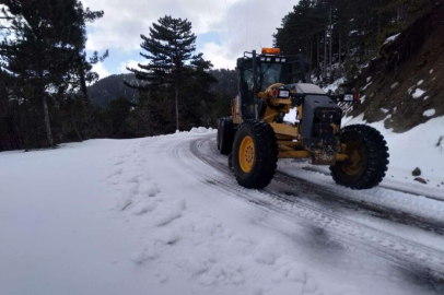 Akdeniz karla mücadele ediyor