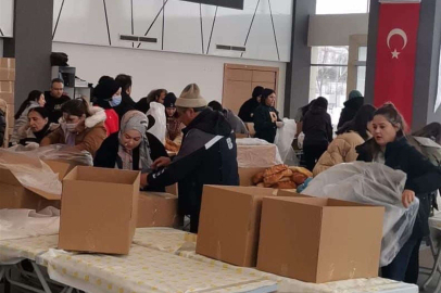 Balıkesir'den deprem bölgesine 5 tır gıda