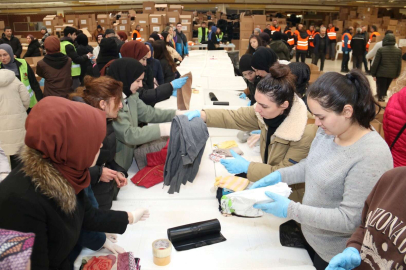 Kocaeli'den deprem bölgesine 329 tır 'ayni' destek