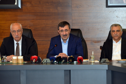 Cevdet Yılmaz'dan konteyner açıklaması