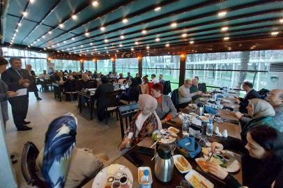 Gölcük'te Başkan Sezer afet bölgesindeki çalışmaları anlattı