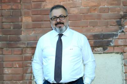 Halk Ozanı Delen’in 'Siyaset Zamanı Değil Şimdi' şiiri yoğun ilgi gördü