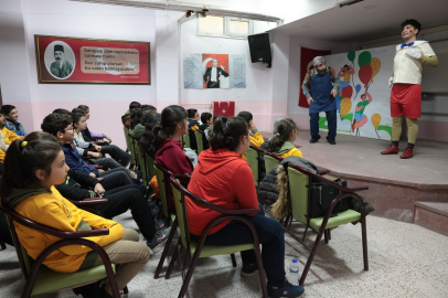 Nevşehir'de depremzede çocuklara tiyatro morali