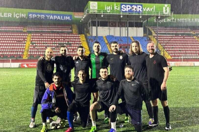 Kocaelispor formasını sırtından çıkarmıyor