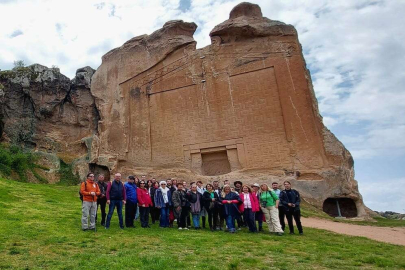 Fotoğrafçılar doğa ve tarihle bütünleştiler