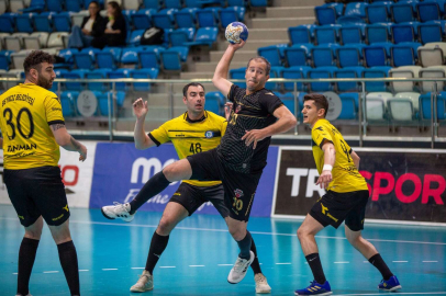 Erkekler Süper'de yarı final ilk maçları tamamlandı