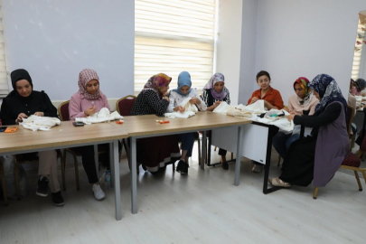 KAYMEK Hacılar'da El Sanatları Kursu sürüyor