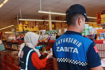 Kocaeli Zabıtası market denetimlerini sürdürüyor