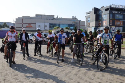 İzmit'te farkındalık oluşturan bisiklet turu