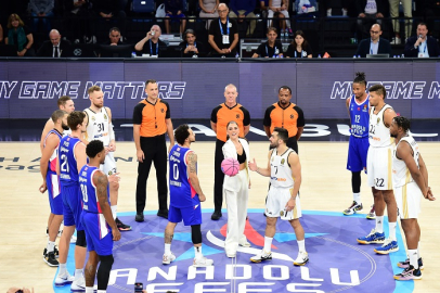 Pembe Top 10’uncu yılında Cansu Dere’nin elinden havalandı