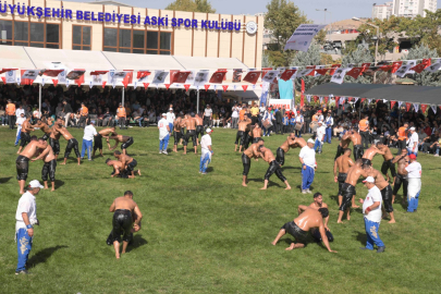 Başkent er meydanına döndü