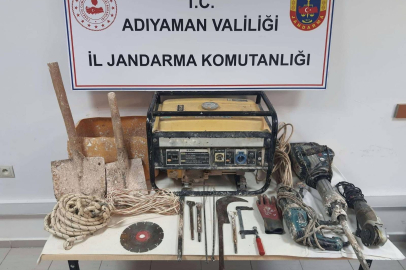 Adıyaman'da kaçak kazıya suçüstü