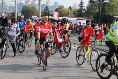 İzmit'te Bisiklet Korteji renkli görüntüler oluşturdu