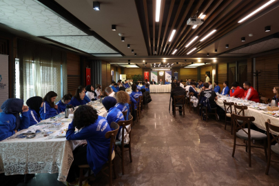 Başkan Büyükakın Kağıtspor’lu şampiyonlarla buluştu