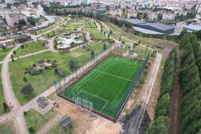 Çayırova'da spor altyapısı halı sahalarla güçleniyor
