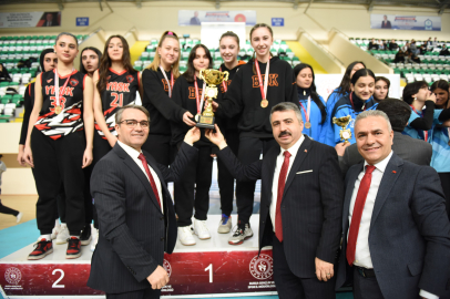 Yıldırım Belediyesi’nden okullara sportif destek