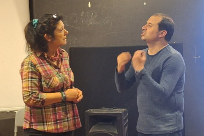 Farklı Renkli Kelebekler otizmlilerin sorunlarına ayna tutuyor