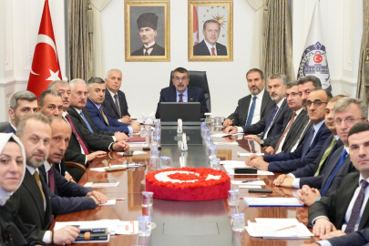 Trabzon'da eğitime Bakan Tekin'den yakın mercek