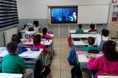 Bursa'da ilk ders "Dersimiz Cumhuriyete Doğru"