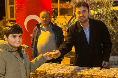 Bursa Nilüfer'de kandil simidi ikramı