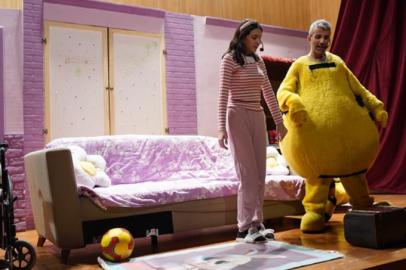 Bursa İnegöl Belediyesi şehir tiyatrosu komşu ilçelerde sanatseverlerle buluşuyor