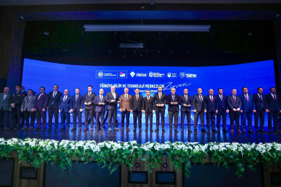 Kayseri Büyükşehir'in Bilim Üssü'ne 'emek' ödülü