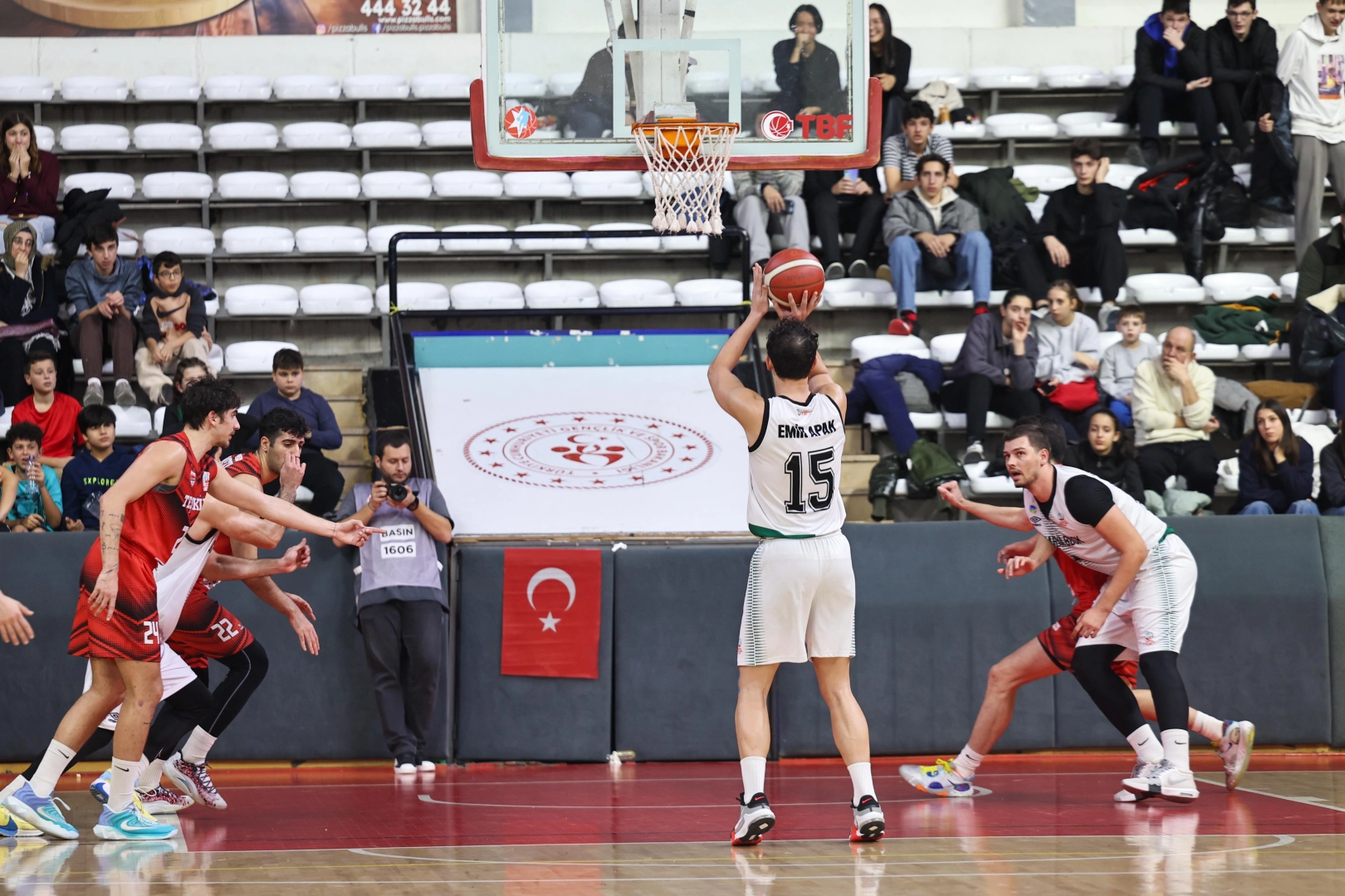sakarya-nin-play-off-elemesindeki-rakibi-akhisar-1740843958-6_large.webp