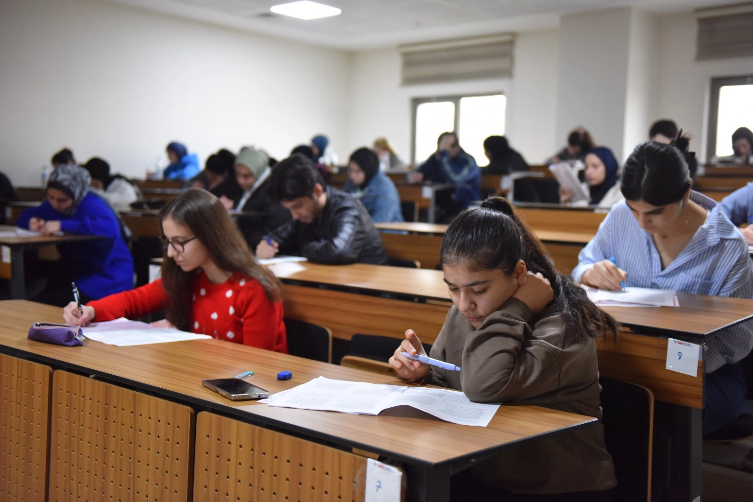 universite-adaylarina-sinav-provasi-1742286556-330_large.webp