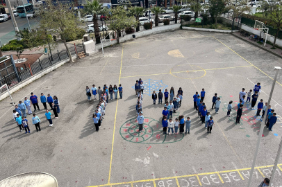 Manisalı öğrencilerden otizm farkındalığı