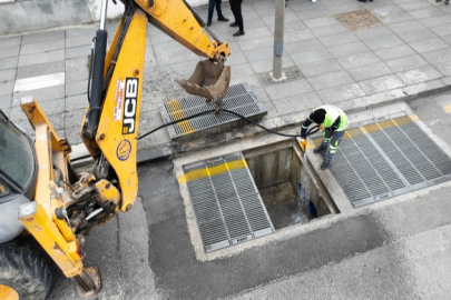 ASKİ'den ızgaralara gece gündüz temizlik