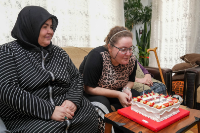 Ankara Keçiören'de özel bireylere sürpriz doğum günü