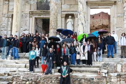  Efes Selçuk’ta kütüphane haftası etkinlikleri başladı