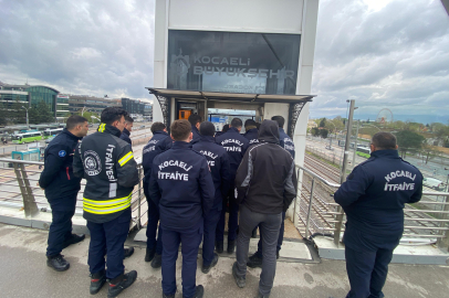 Kocaeli İtfaiyesi'nden personeline 'asansörde kurtarma' eğitimi