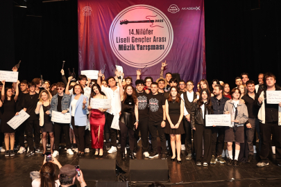 Liseli gençler müzik yeteneklerini sergiledi