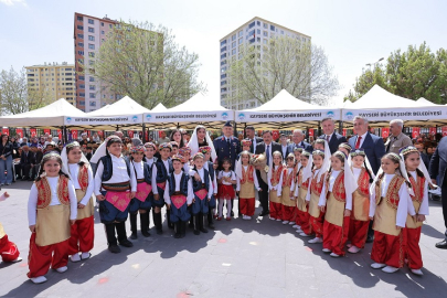 Memduh Büyükkılıç'tan 23 Nisan sürprizi