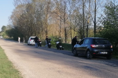 Bilecik Pazaryeri'nde motosiklet otomobile arkadan çarptı!