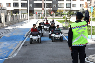 Konya Karatay'da trafik kültürü küçük yaşlarda kazandırılıyor