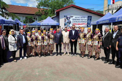 Gölcüklü kadınlar el becerilerini Siretiye’de sergiledi