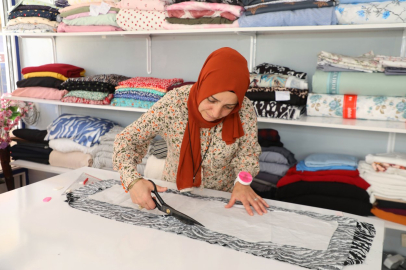 Kursla başladı, kendi atölyesini kurdu