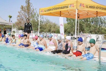 Mersin Büyükşehir Belediyesi’nin yüzme kursları başladı