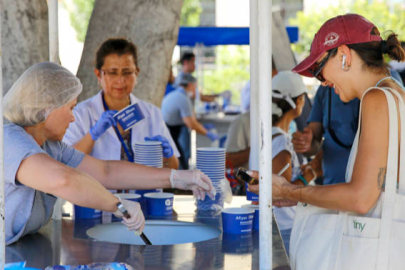 Antalya Büyükşehir’den 19 ilçede aşure ikramı