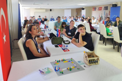 İzmir’de Erasmus+ Çalıştayı'nda yurt dışı deneyimler paylaşıldı