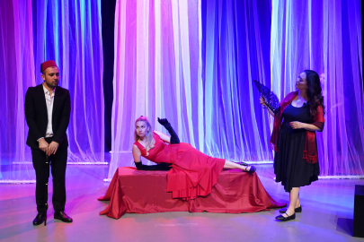 Bursa'da Minteks Sanat’tan vefa dolu perde